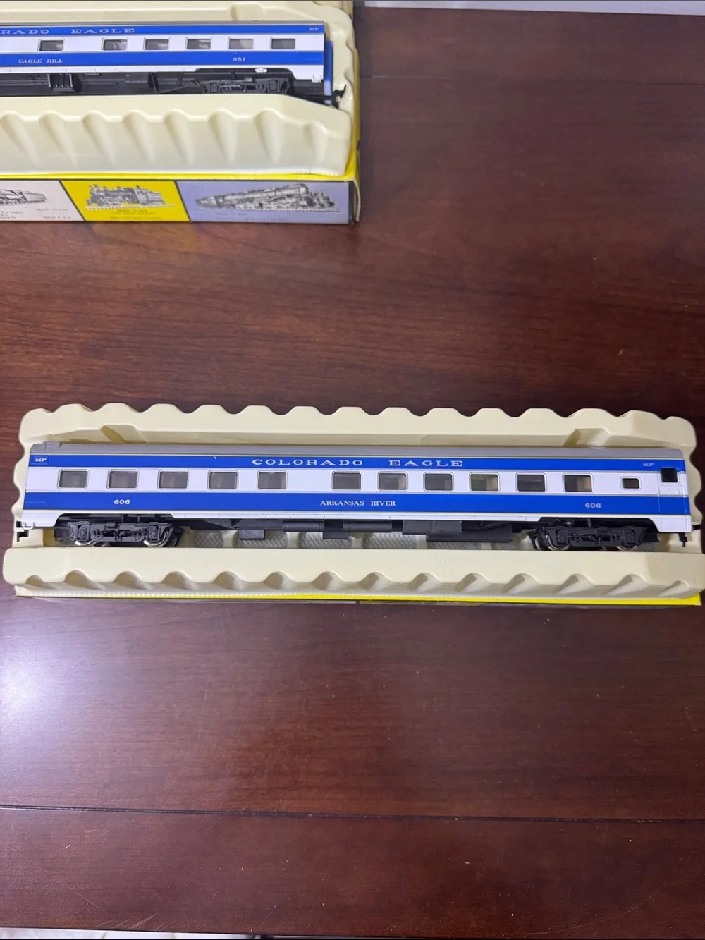 AHM The Colorado Eagle 1930’s HO 7 Piece Constant Lighting Passenger Car Set New